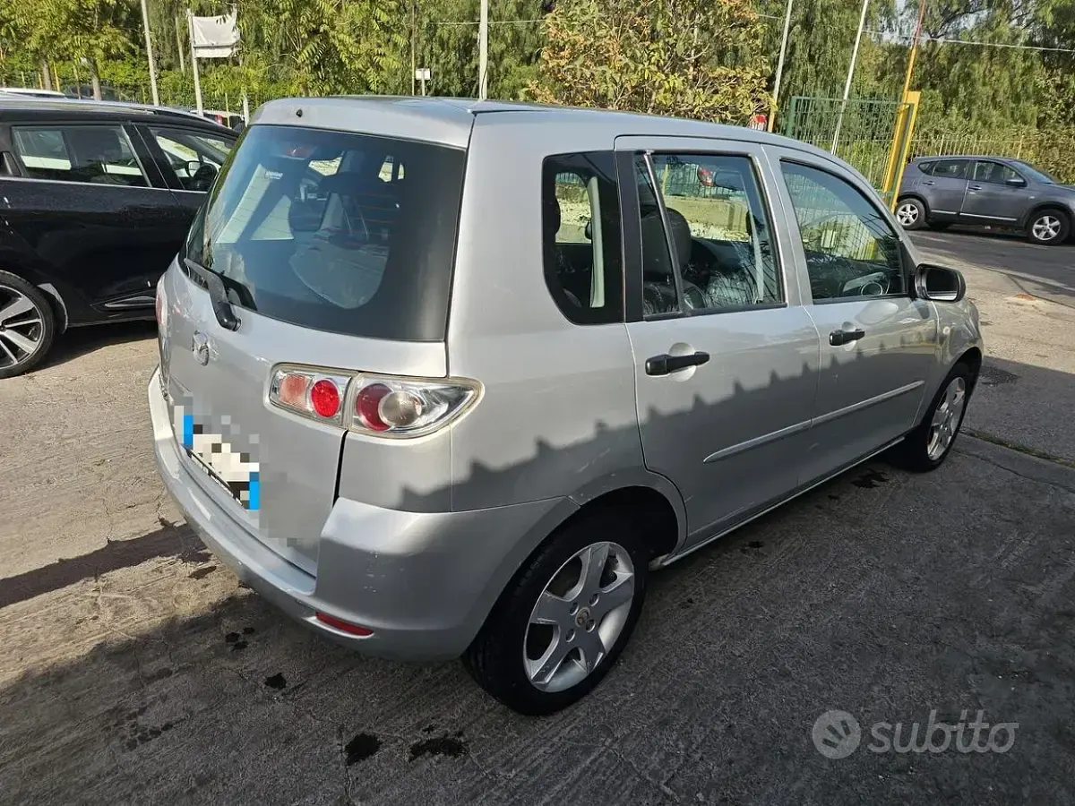 Usata Mazda 2 Style 68 CV (50 kW) 2007 Grigio Utilitaria
