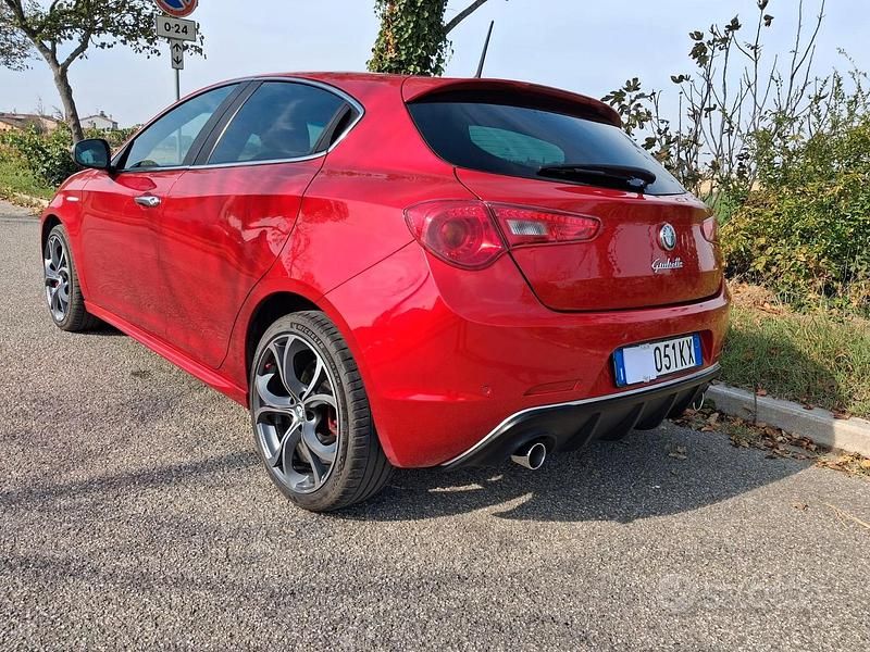 Usata Alfa Romeo Giulietta Exclusive 150 CV (110 kW) 2014 Rosso Utilitaria