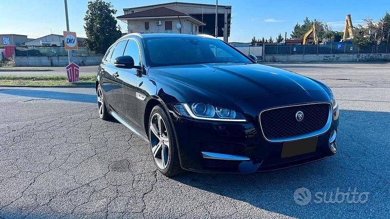 Usata Jaguar XF R-Sport 180 CV (132 kW) 2020 Nero Berlina