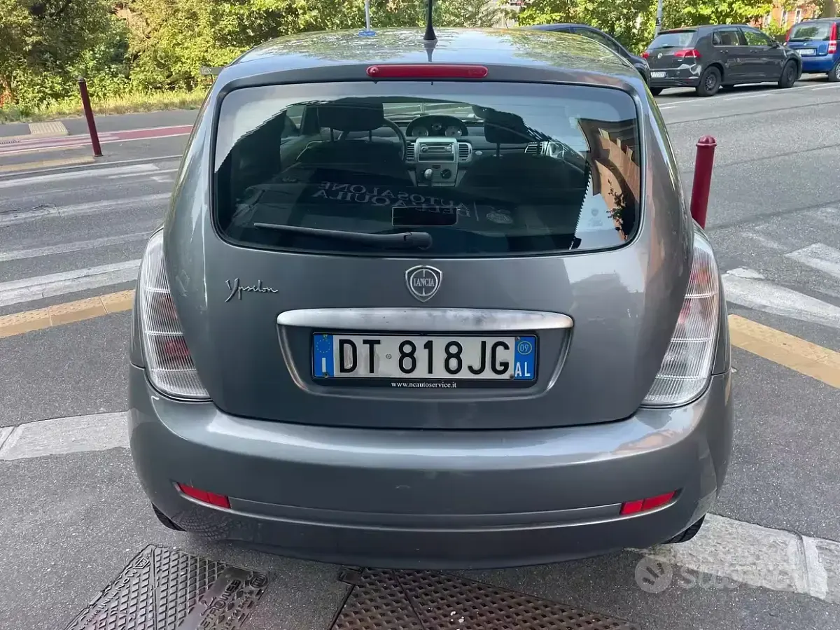 Usata Lancia Ypsilon 60 CV (44 kW) 2009 Grigio Utilitaria