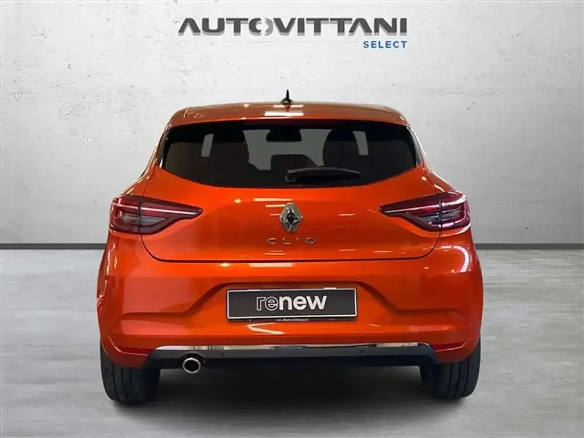 Usata Renault Clio V Intens 101 CV (74 kW) 2023 Arancio Berlina