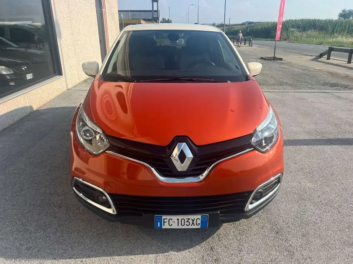 Usata Renault Captur Intens 120 CV (88 kW) 2016 Arancione SUV