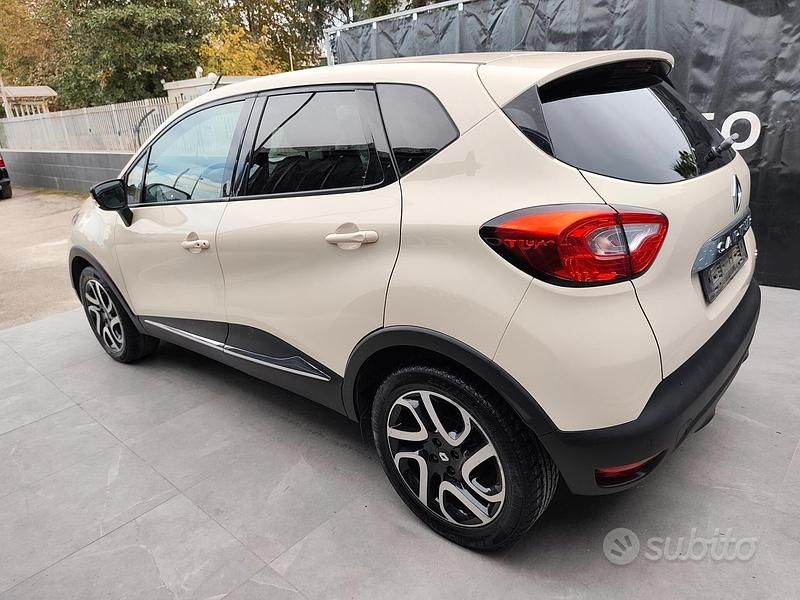 Usata Renault Captur 90 CV (66 kW) 2015 Beige SUV