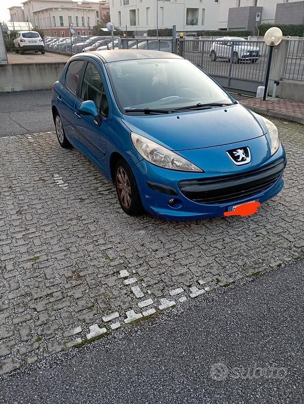 Blu Usata 2007 Peugeot 207 Tre volumi | 1800 € (Ottimo prezzo) - Immagine 1/4