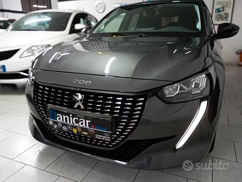 Usata Peugeot 208 Style 74 CV (54 kW) 2023 Grigio Utilitaria