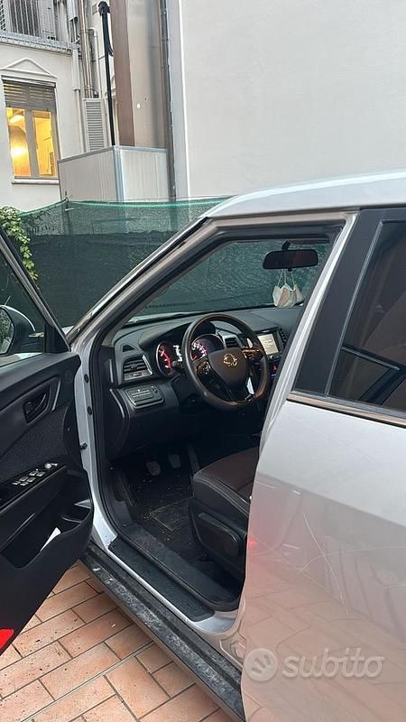 Usata Ssangyong (KGM) XLV 128 CV (94 kW) 2018 Grigio SUV