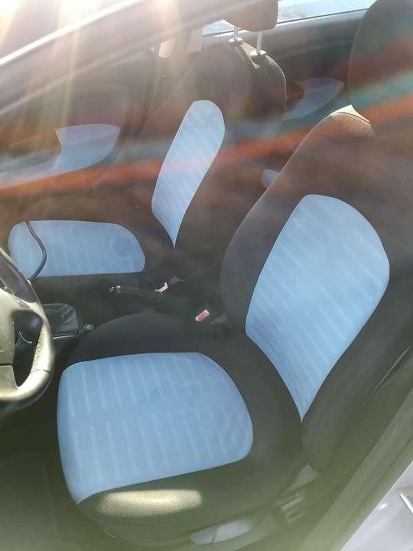 Usata Fiat Grande Punto Active 65 CV (47 kW) 2006 Argento Utilitaria