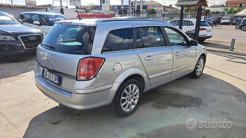 Usata Opel Astra Cosmo 105 CV (77 kW) 2006 Grigio Station wagon