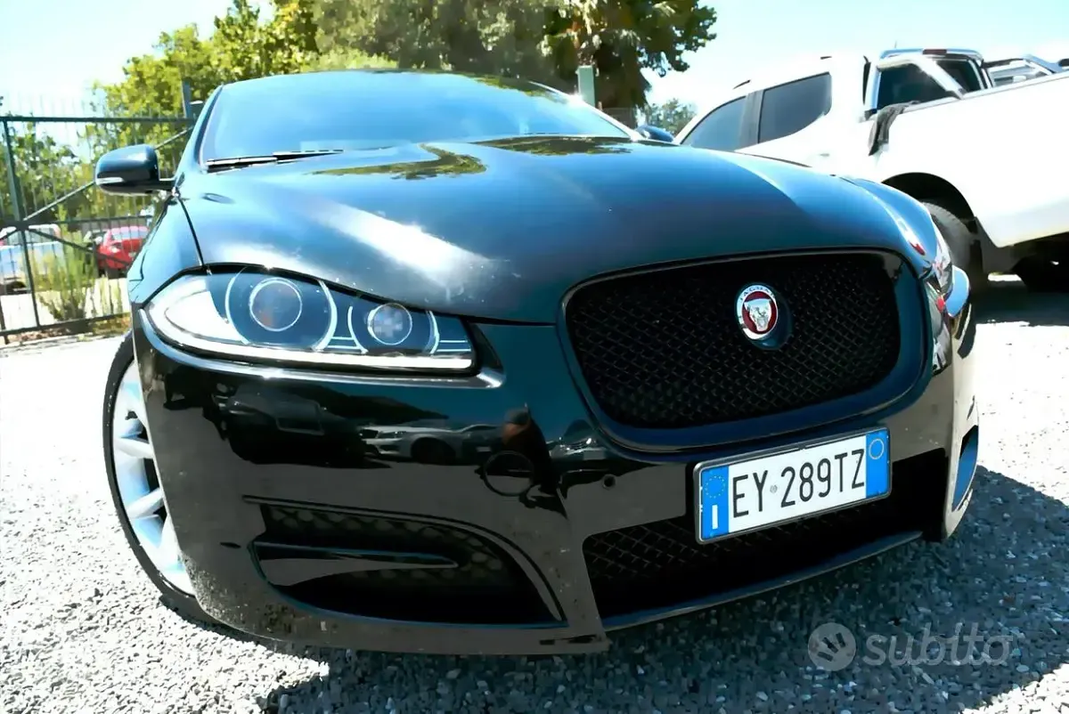 Usata Jaguar XF R-Sport 163 CV (119 kW) 2015 Nero Berlina
