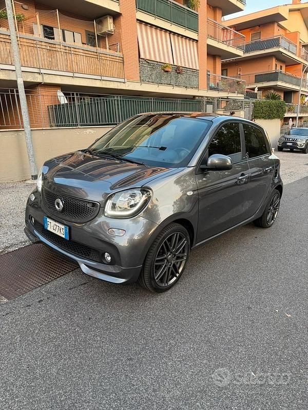 Usata Smart ForFour Brabus 90 CV (66 kW) 2019 Grigio Utilitaria