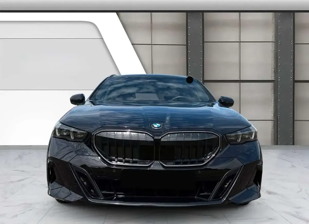 Usata BMW 540 M Sport 303 CV (222 kW) 2025 Nero metallizzato Station wagon