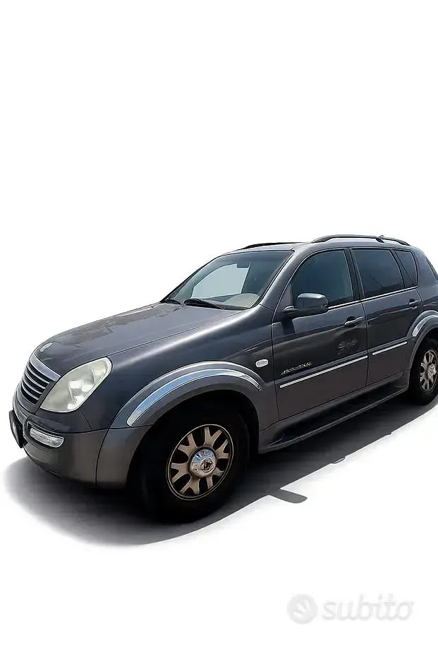 Usata SsangYong Rexton 165 CV (121 kW) 2005 Grigio SUV