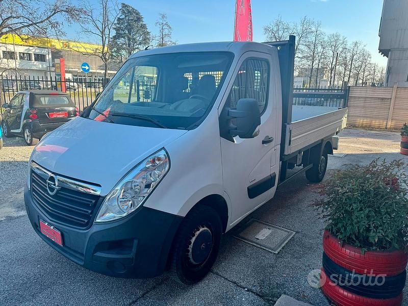 Usata Opel Movano 125 CV (91 kW) 2014 Bianco Monovolume