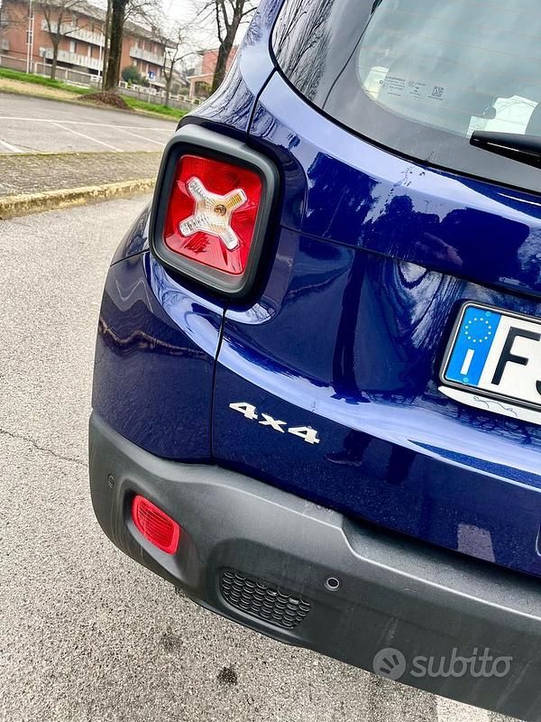 Usata Jeep Renegade Limited 140 CV (102 kW) 2018 Blu SUV