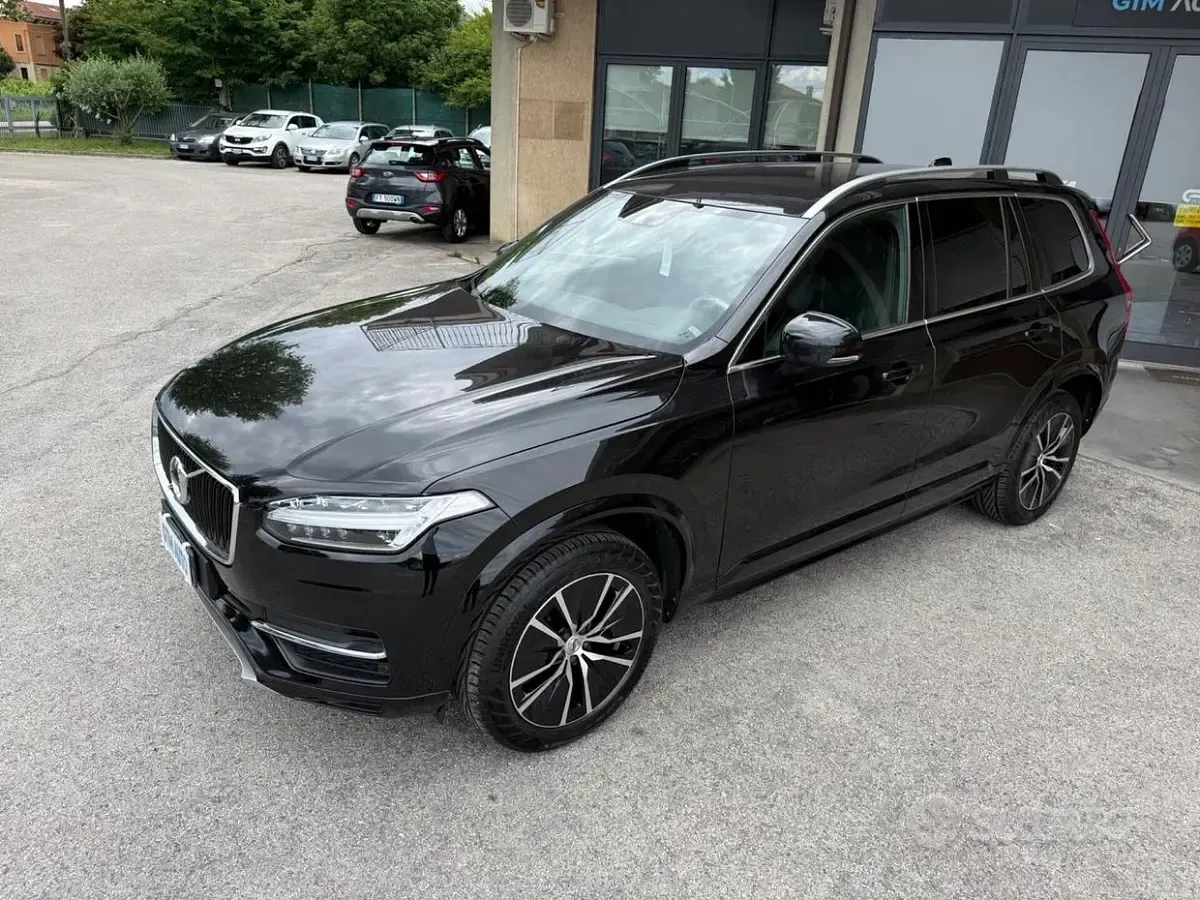 Usata Volvo XC90 Momentum 190 CV (139 kW) 2018 Nero SUV
