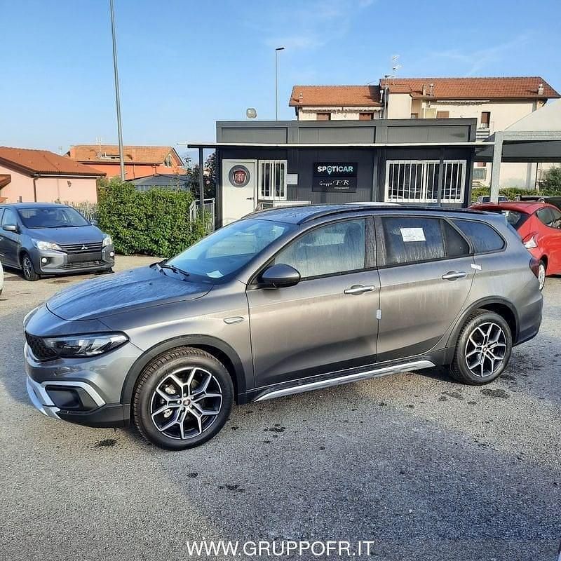 Usata Fiat Tipo Cross 100 CV (73 kW) 2023 Grigio Station wagon