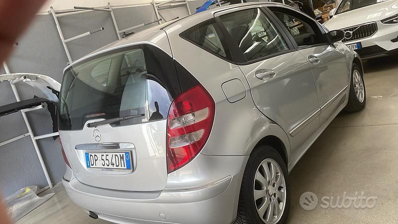 Usata Mercedes A200 95 CV (69 kW) 2008 Grigio Utilitaria