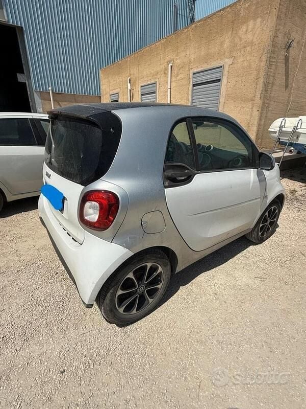 Usata 2015 Smart ForTwo Coupé Due volumi | 8500 € (Ottimo prezzo) - Immagine 1/4