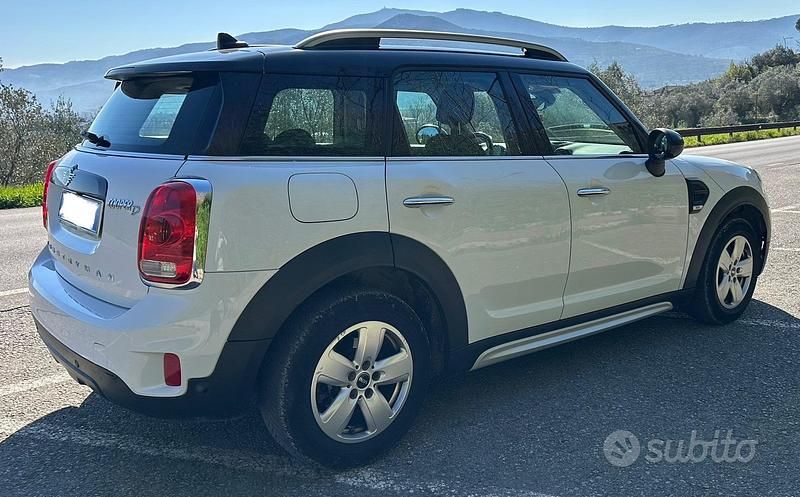 Usado Mini Cooper D Countryman Business 150 HP (110 kW) 2018 Branco SUV