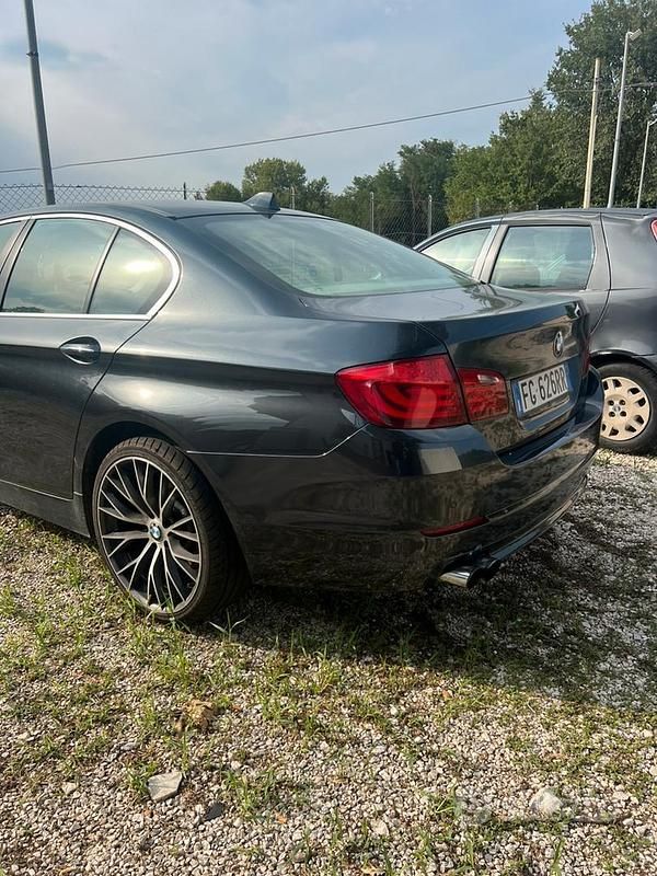 Usata BMW 520 184 CV (135 kW) 2011 Grigio Berlina