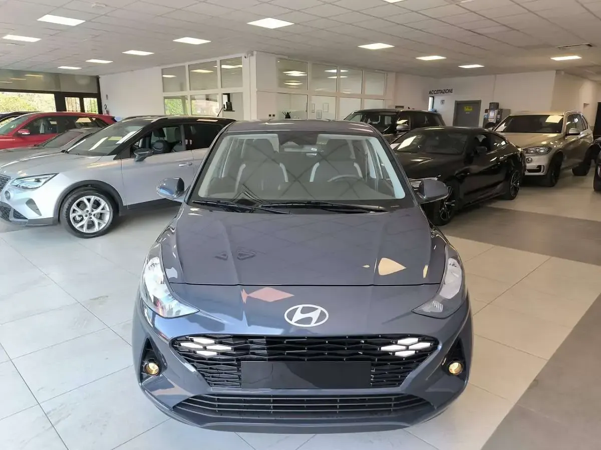Nuova Hyundai i10 63 CV (46 kW) 2025 Grigio Utilitaria