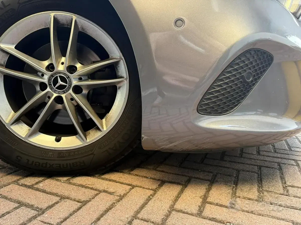 Usata Mercedes A180 116 CV (85 kW) 2020 Grigio Berlina