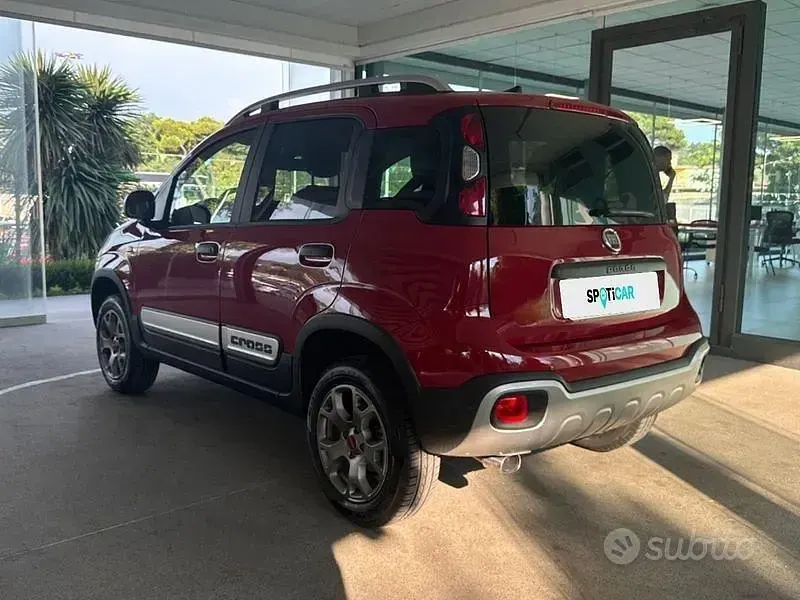 Usata Fiat Panda Cross Cross 90 CV (66 kW) 2023 Rosso Utilitaria