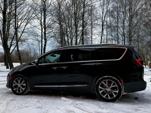 Usata Chrysler Pacifica Limited 291 CV (214 kW) 2019 Nero SUV