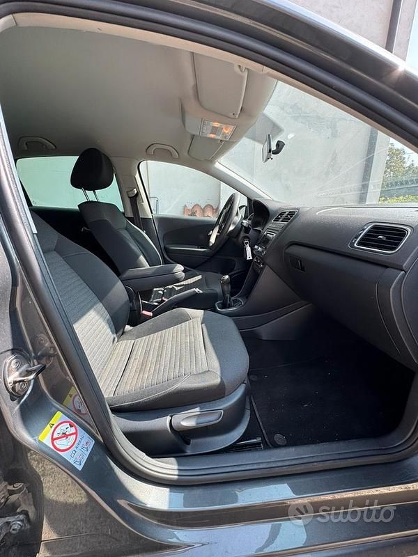 Usata VW Polo Comfortline 69 CV (50 kW) 2012 Grigio Utilitaria