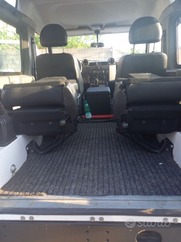 Usata Land Rover Defender 86 CV (63 kW) 2015 Bianco SUV