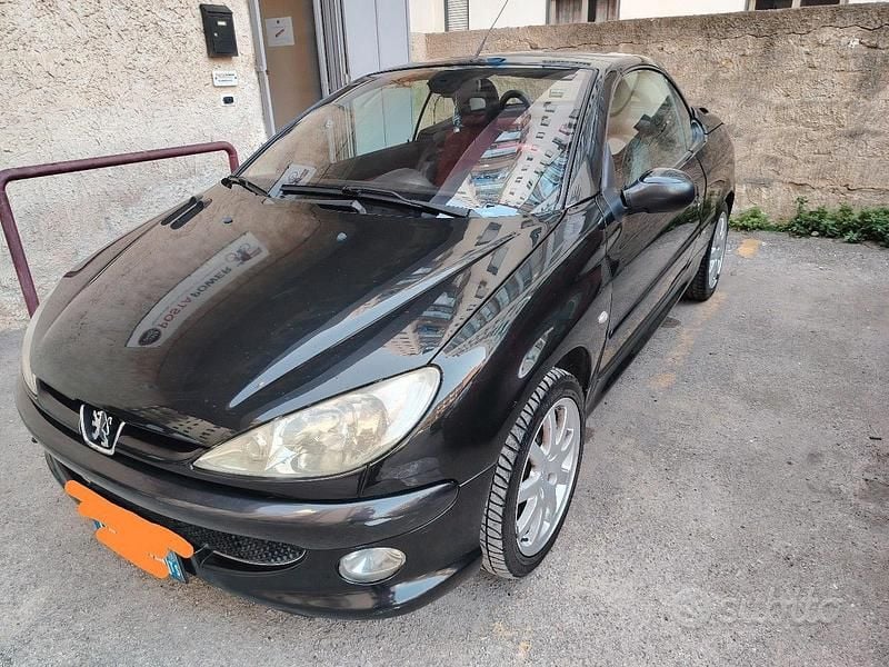 Begagnad Peugeot 206 CC 109 HK (80 kW) 2003 Svart Cab
