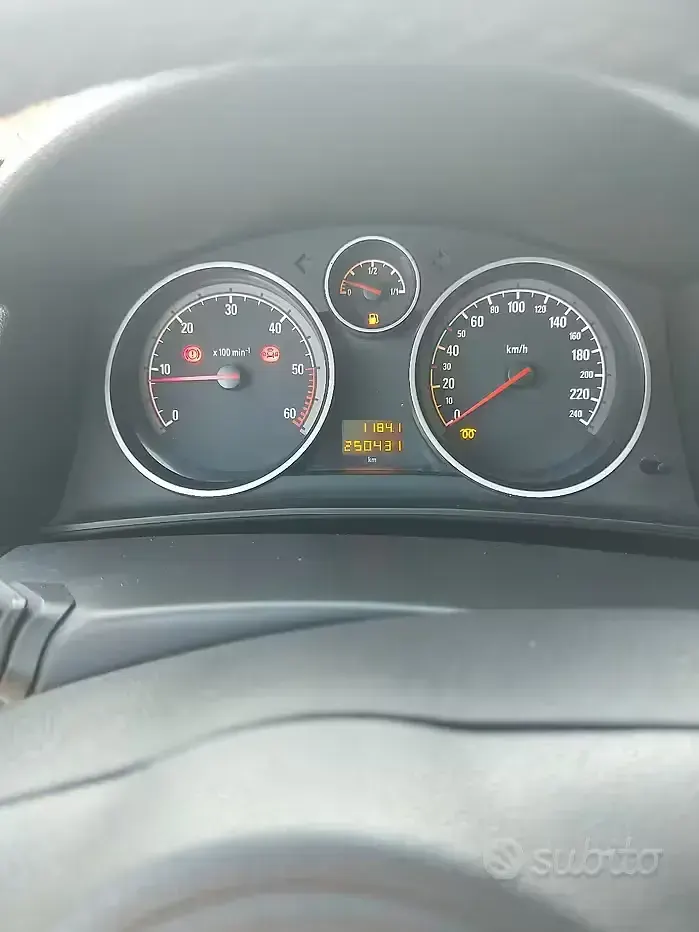 Usata Opel Astra 110 CV (80 kW) 2009 Grigio Station wagon