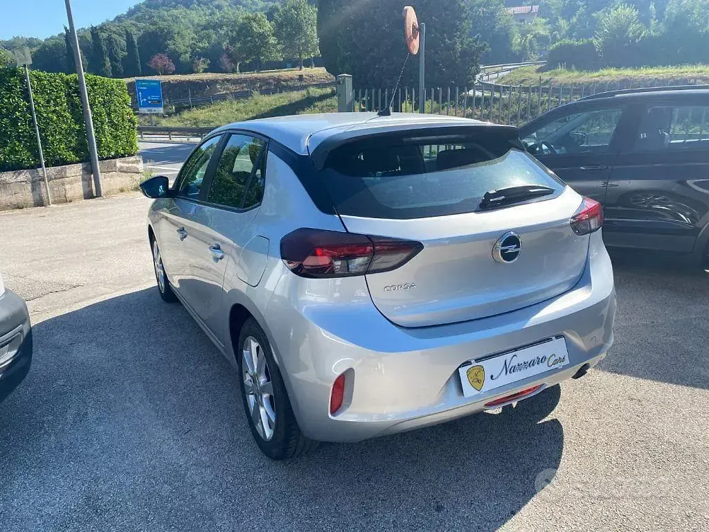 Usata Opel Corsa Edition 75 CV (55 kW) 2023 Grigio metallizzato Utilitaria