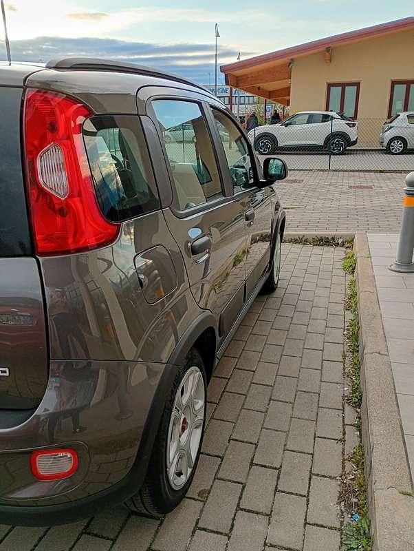 Gebraucht Fiat Panda Garmin 69 PS (50 kW) 2022 Grau Kleinwagen