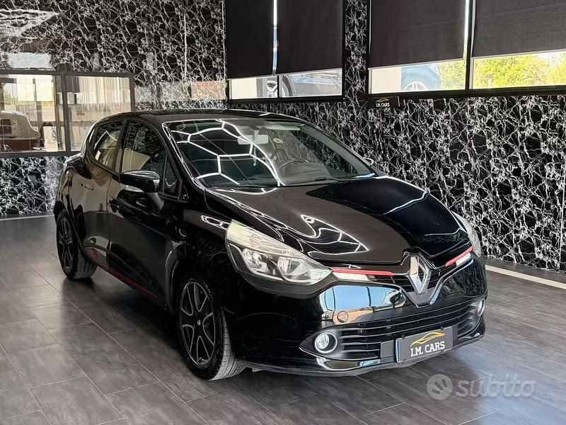 Second-hand Renault Clio IV 75 CP (55 kW) 2013 Negru Berlinǎ