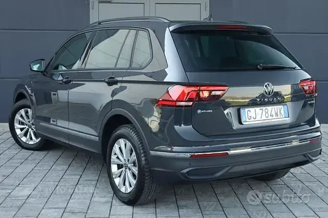 Usata VW Tiguan Life 150 CV (110 kW) 2022 Grigio SUV