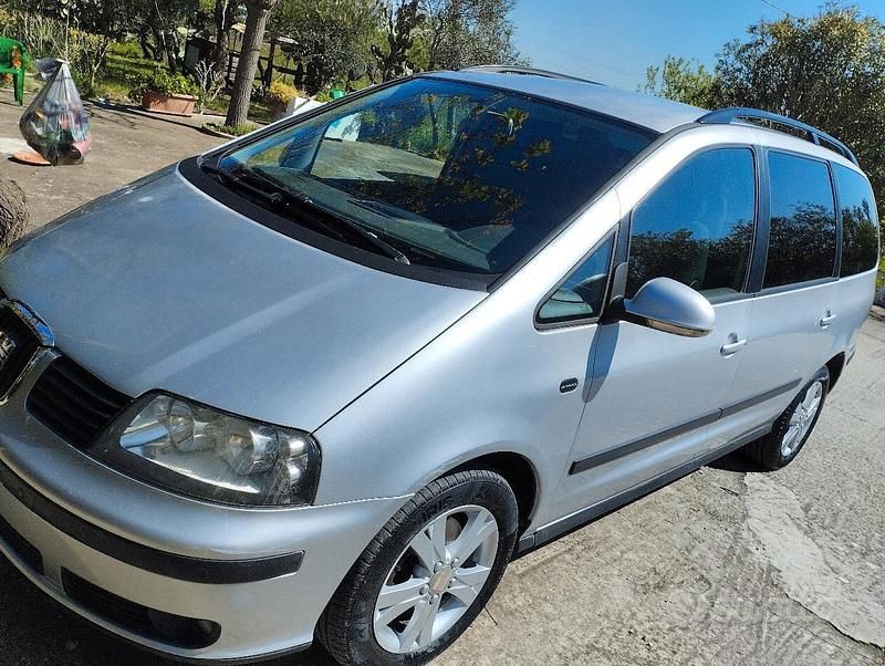 Usata Seat Alhambra 2010 Grigio Monovolume