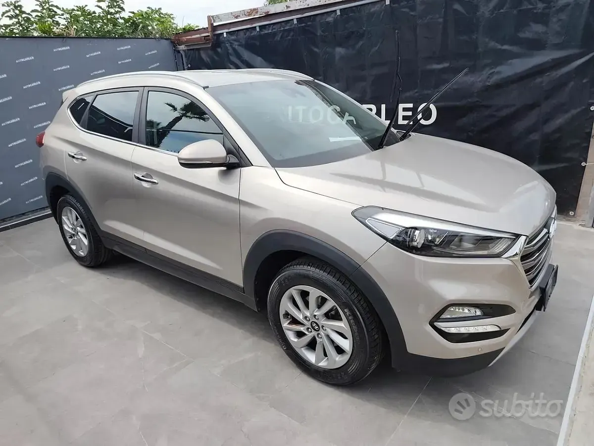 Usata Hyundai Tucson Xpossible 116 CV (85 kW) 2016 Grigio SUV