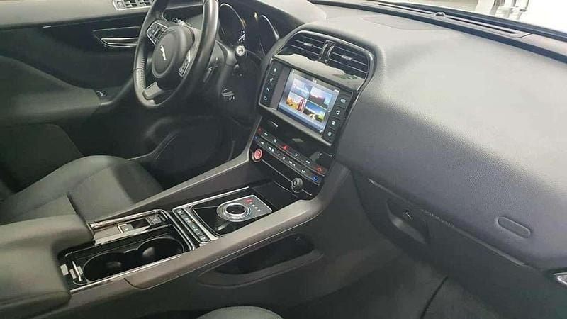 Usata Jaguar F-Pace Pure 180 CV (132 kW) 2017 Bianco SUV