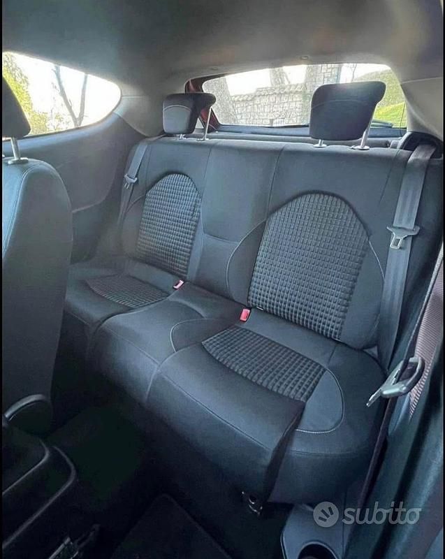 Begagnad Alfa Romeo MiTo 90 HK (66 kW) 2009 Röd Halvkombi
