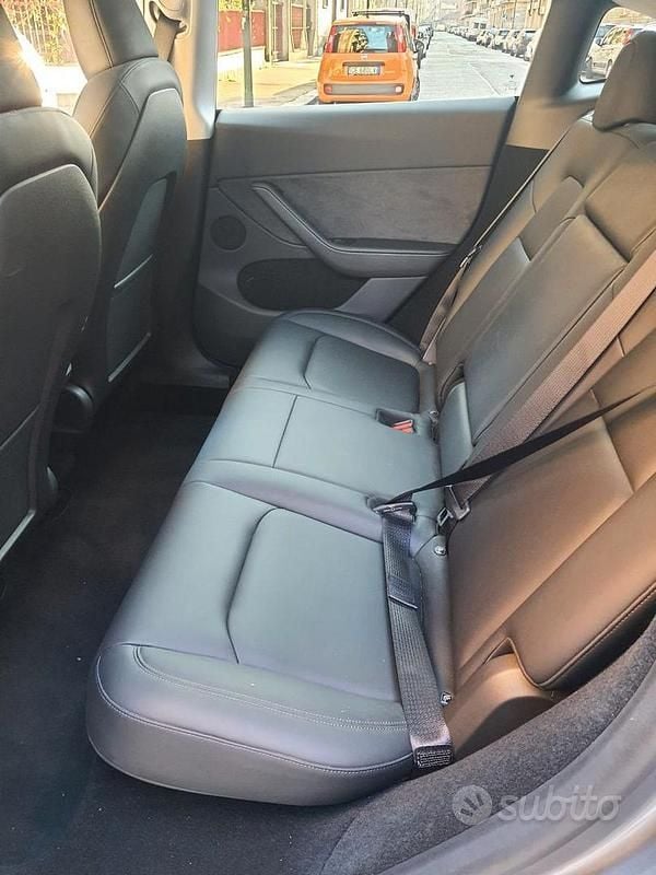 Usata Tesla Model Y 378 kW (514 CV) 2023 Grigio SUV