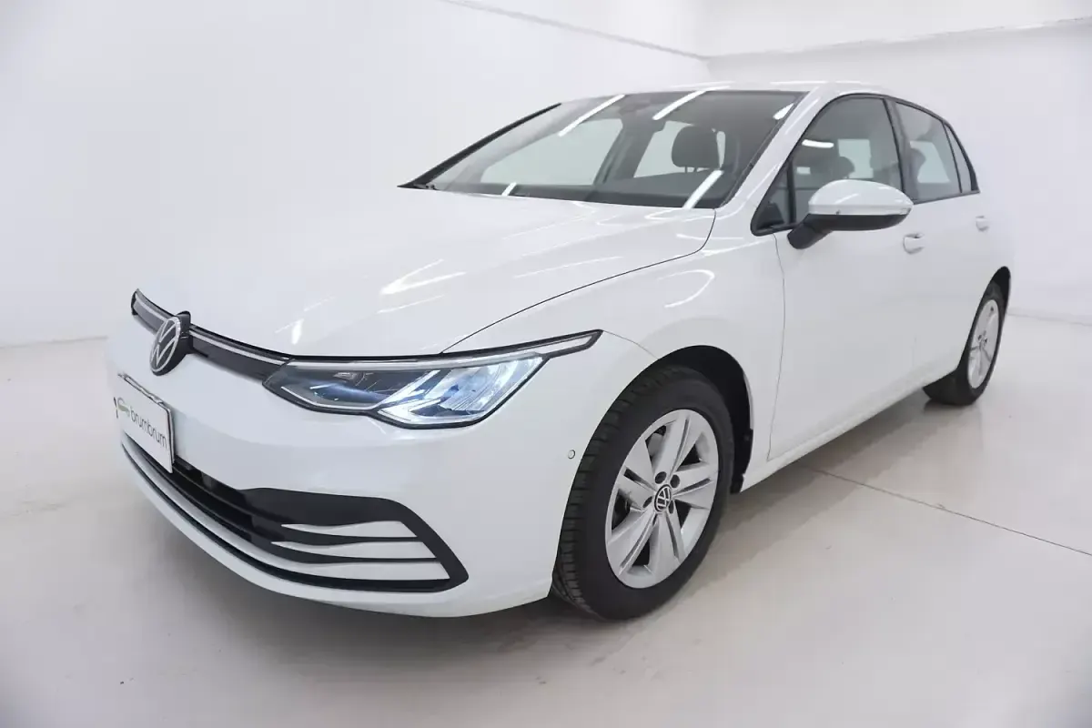 Usata VW Golf VIII Life 110 CV (80 kW) 2023 Biancobianco Berlina