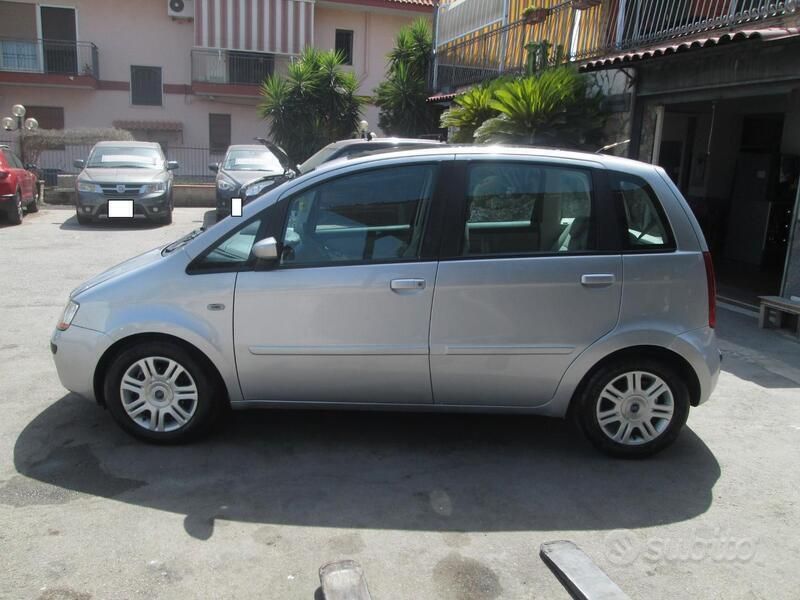 Usata Fiat Idea Emotion 95 CV (69 kW) 2004 Grigio Monovolume