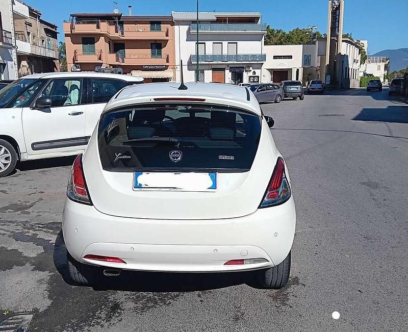 Usata Lancia Ypsilon S 69 CV (50 kW) 2022 Bianco Utilitaria