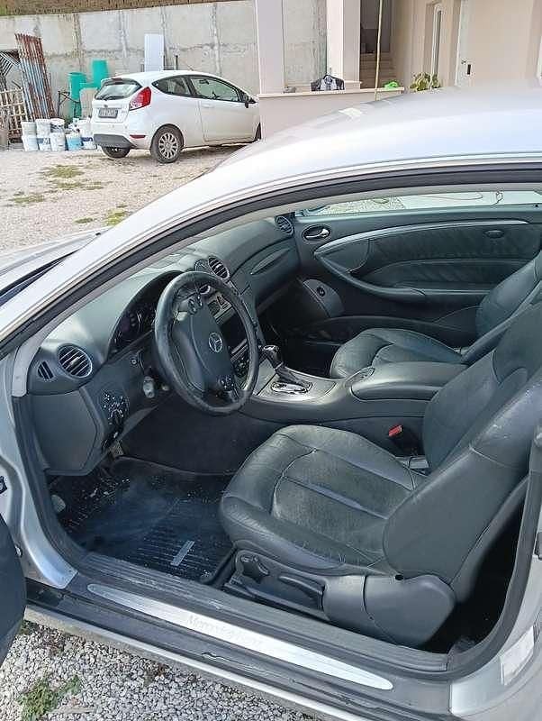 Usata Mercedes CLK270 Avantgarde 170 CV (125 kW) 2004 Argento Coupé
