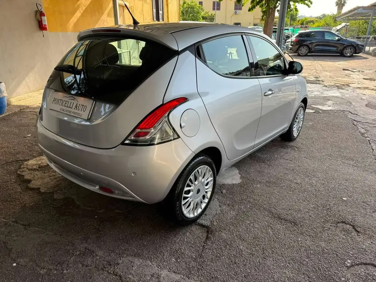 Usata Lancia Ypsilon S 95 CV (69 kW) 2018 Grigio Utilitaria