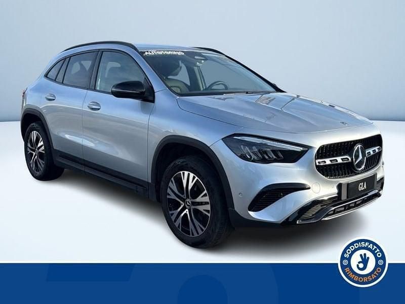 Käytetty Mercedes GLA180 Advanced 116 HP (85 kW) 2025 Hopea Katumaasturi