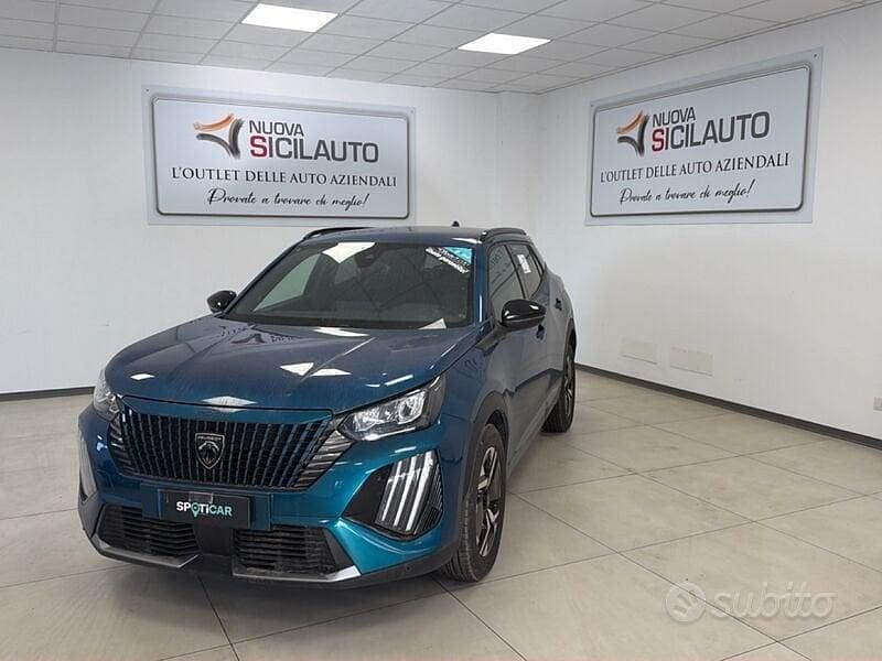 Usata Peugeot 2008 Allure 101 CV (74 kW) 2025 Blu/azzurro SUV