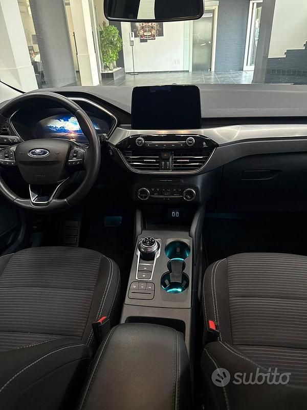 Gebraucht Ford Kuga Titanium 150 PS (110 kW) 2022 Grau SUV