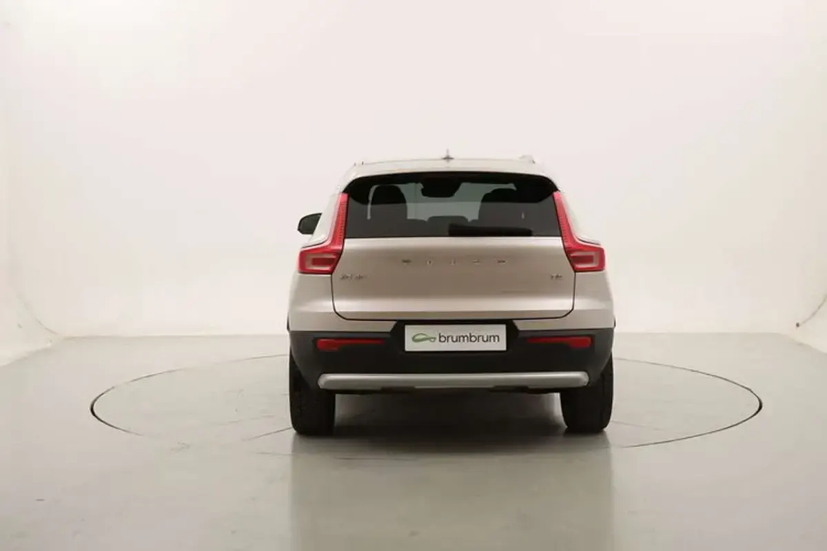 Usata Volvo XC40 Core 129 CV (94 kW) 2023 Grigio SUV